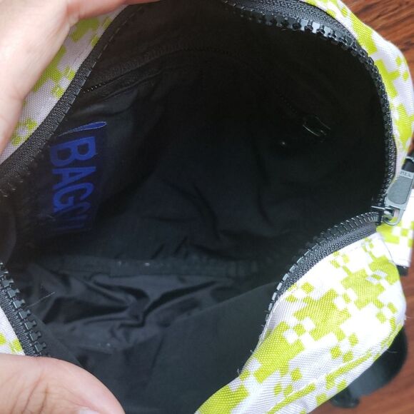 BAGGU Green Gray Houndstooth Chic Edgy Feminine Preppy Hipster Y2K Crossbody Bag - Picture 4 of 5